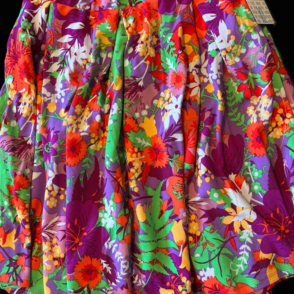 Colorful skate shirt with pockets